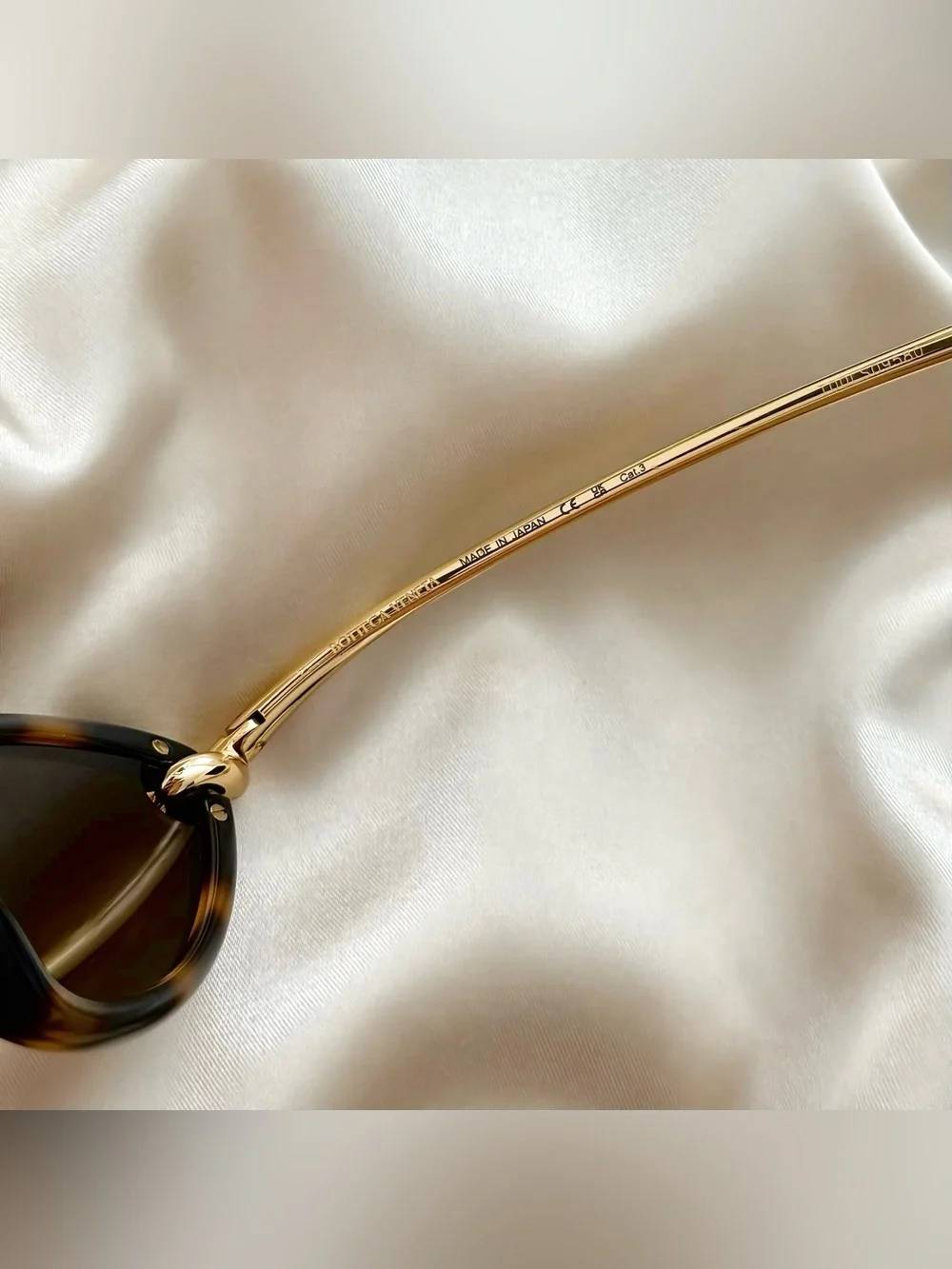 AUTHENTIC BOTTEGA VENETA BV1390S CAT-EYE SUNGLASSES – HAVANA WITH GOLD